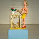 La Casalinga, 2012 ,cm 31x14x9, bronzo dipinto su base di legno, Gian Paolo Gazzola